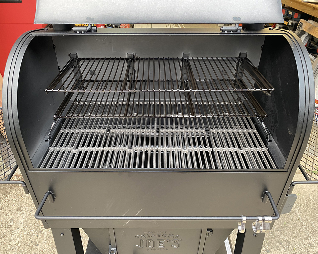 Inside view of the barrel on the Oklahoma Joe Marshal Centerbox Smoker